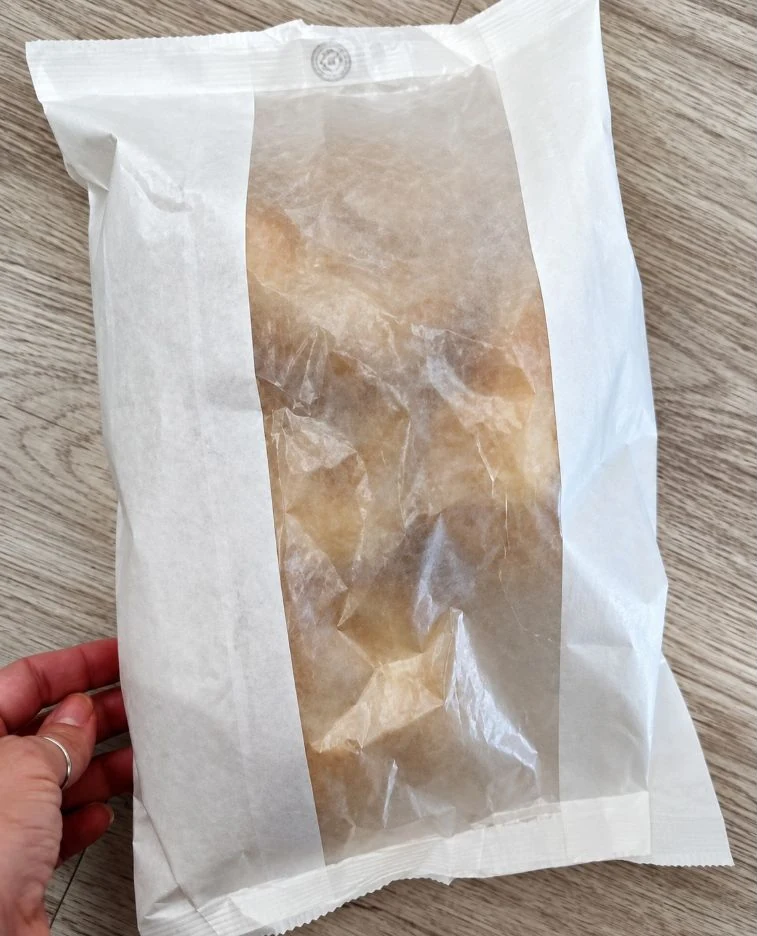 Confezione in carta con finestra